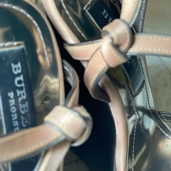 Burberry Wedge Heels with Knot Detail Straps in Powder Pink - Picture 9 of 17